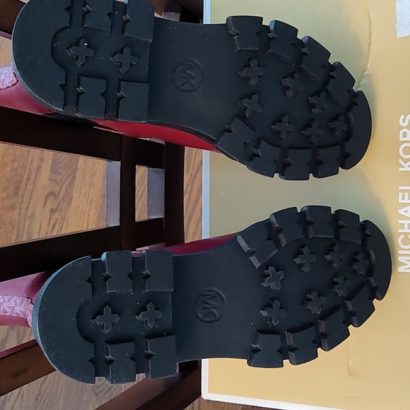 Michael Kors Ridley Chelsea boots-NEW - Picture 3 of 6